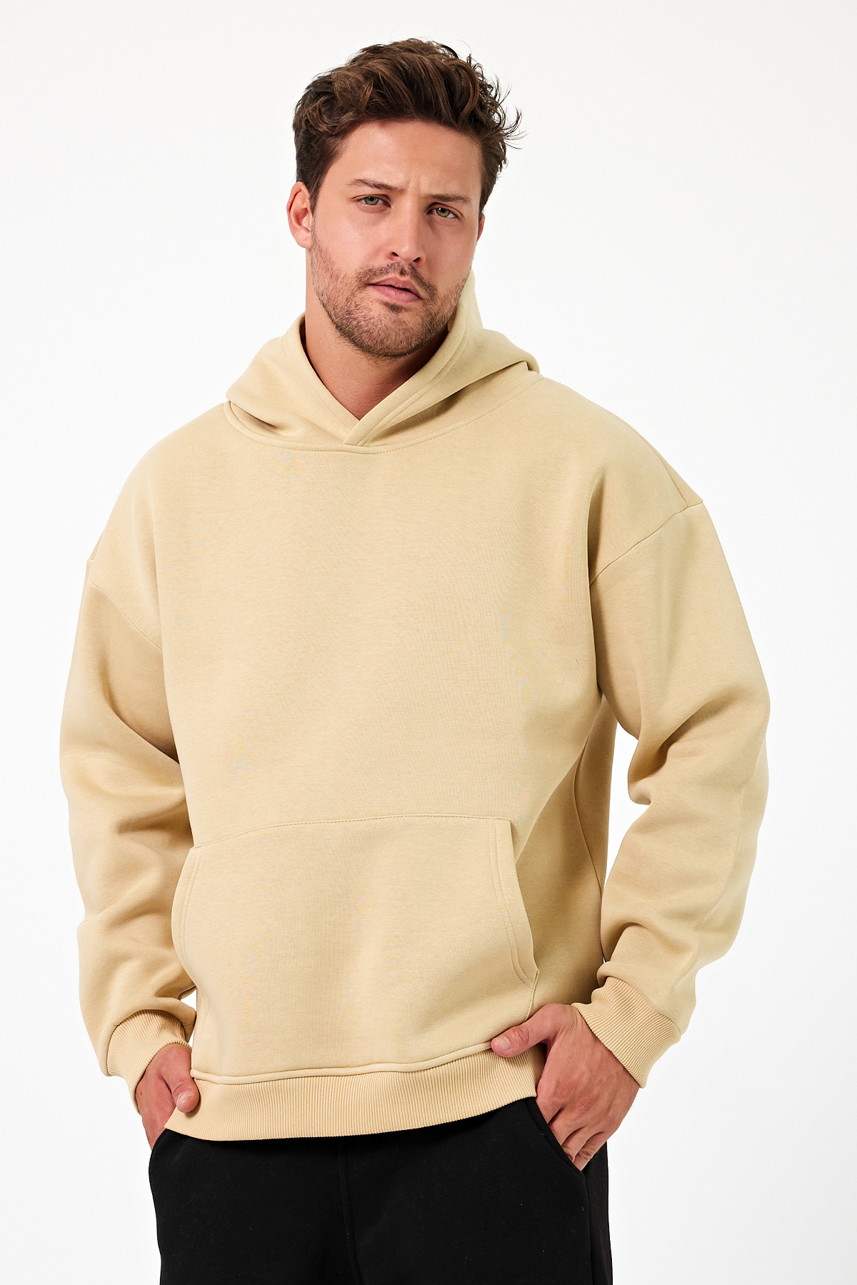 Oversize Hoodie | Rahat Kesim ve Modern Stil - Görsel 3